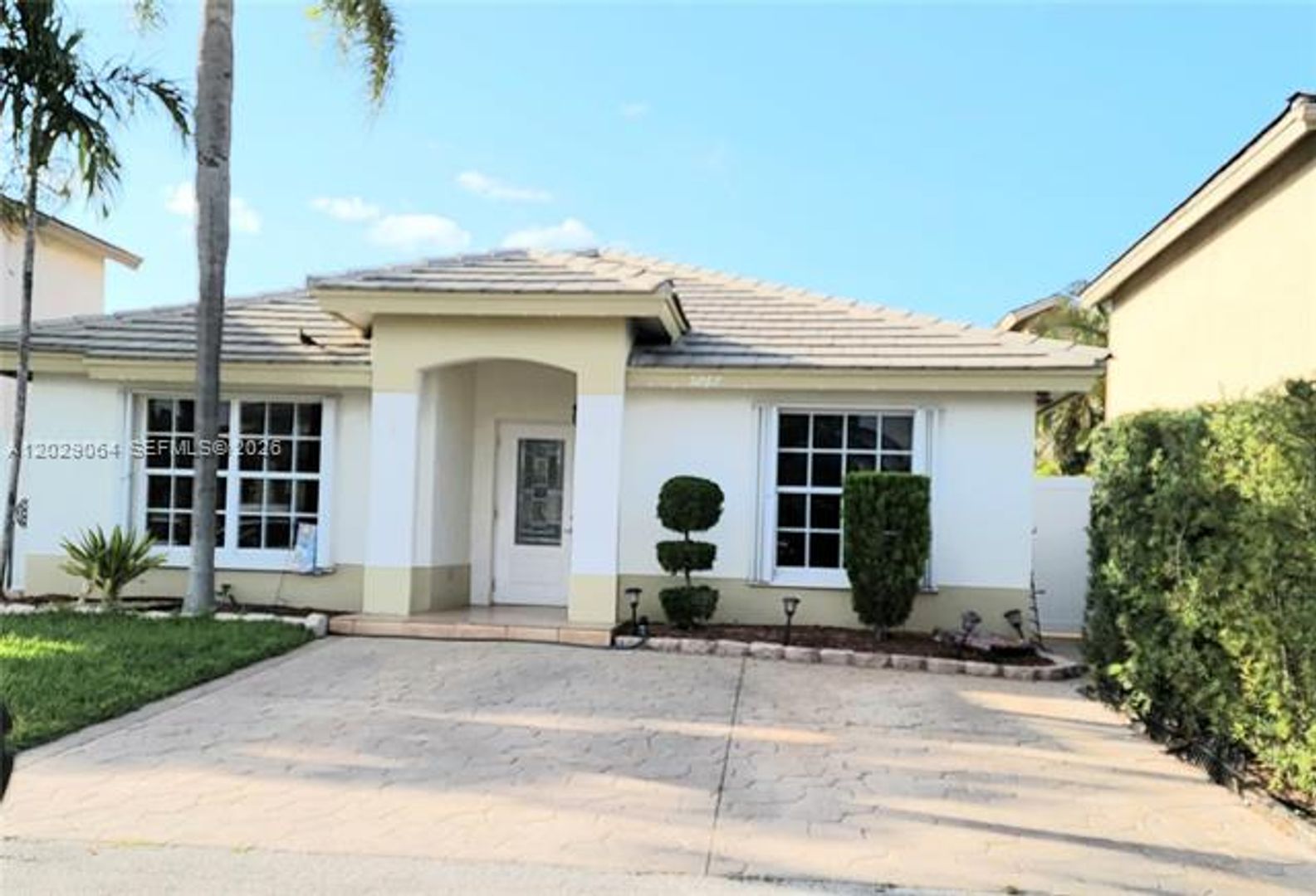 Miami Gardens House: 5267 NW 186th Ln