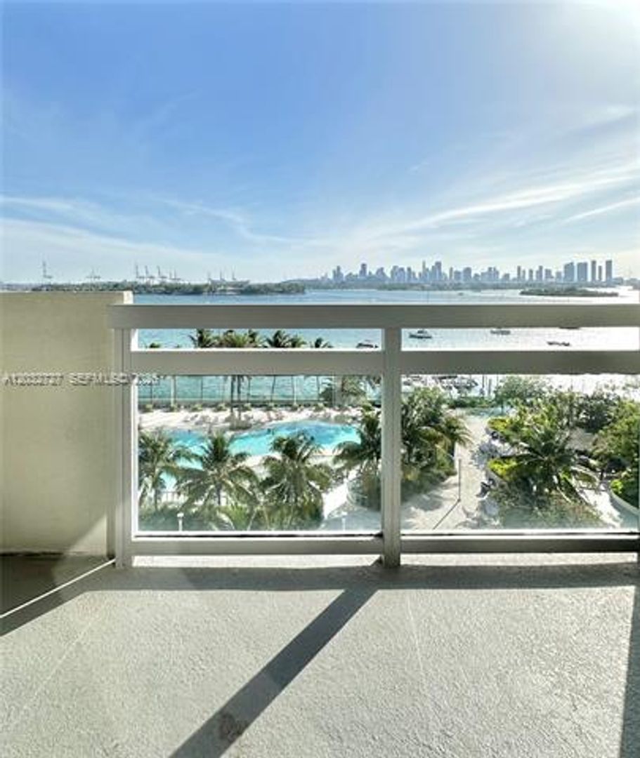 Miami Beach Condo: 1500 Bay Rd # 820S