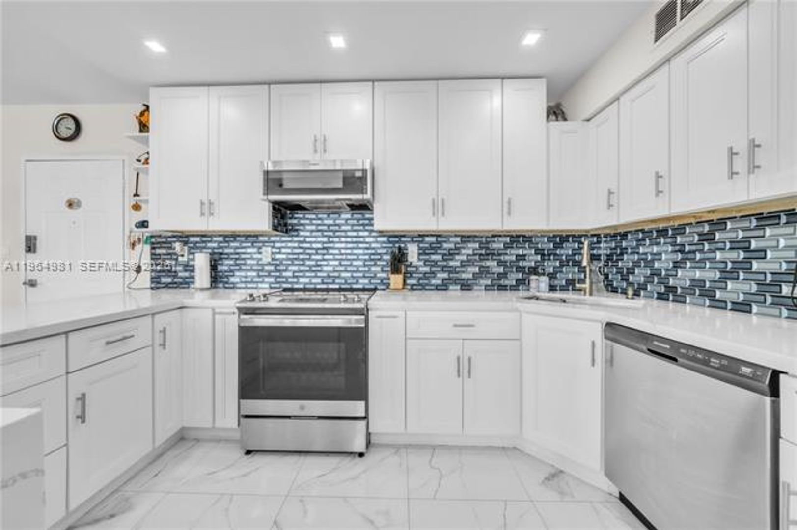 Hollywood Condo: 2501 S Ocean Dr cu-1535