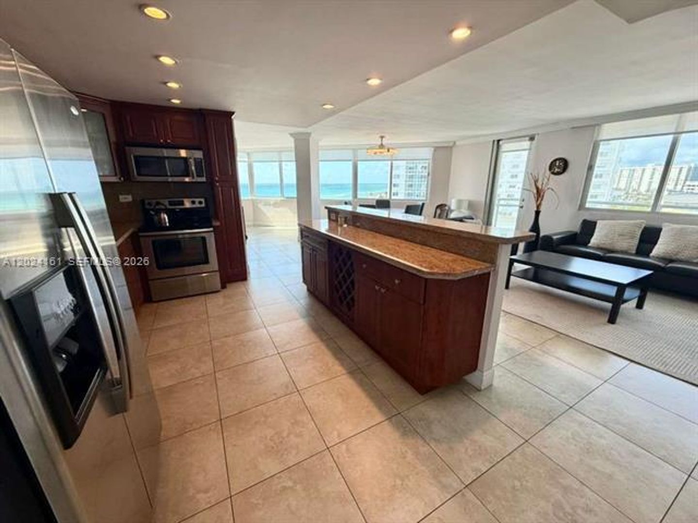 Miami Beach Condo: 7135 Collins Ave cu-815