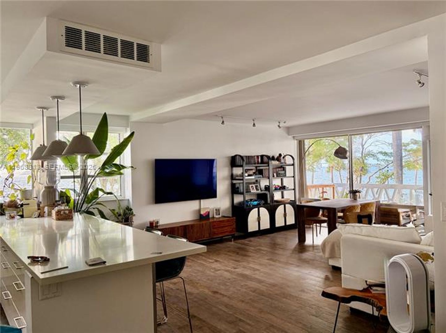 MIAMI Apartment: 1430 Brickell Bay Dr # 205