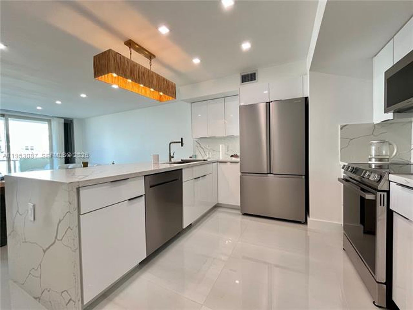 SURFSIDE Apartment: 9499 Collins Ave appt 506