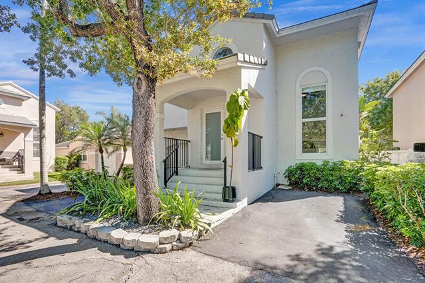 PLANTATION House: 9841 NW 9th Ct