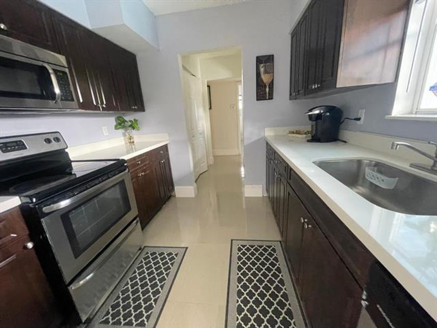 Hollywood House: 6456 Custer St # 6456