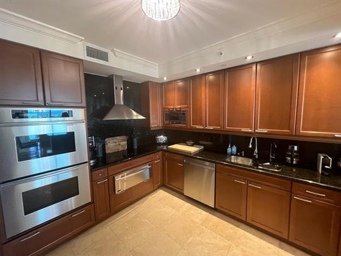 Aventura Condo: 20201 E Country Club Dr cu-1009