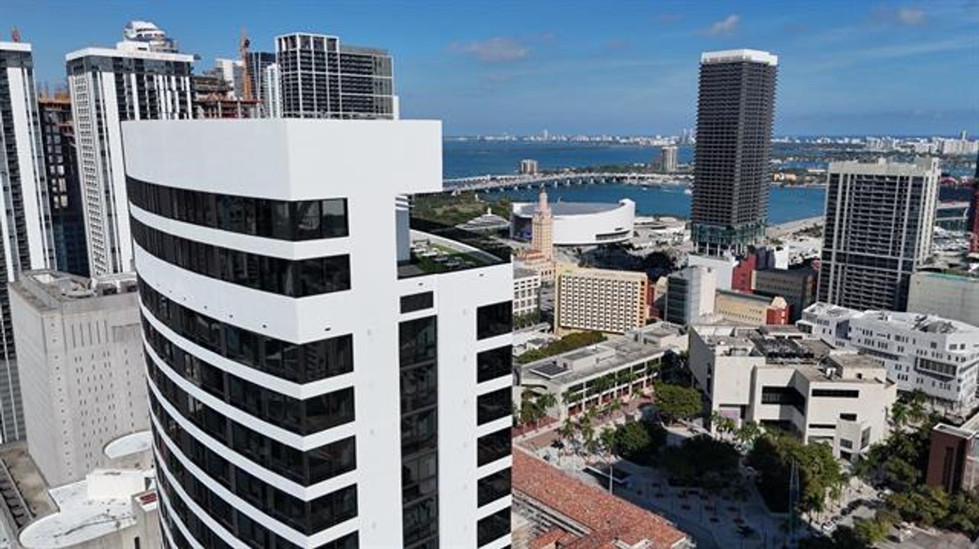 MIAMI Apartment: 225 N Miami Ave # 3502