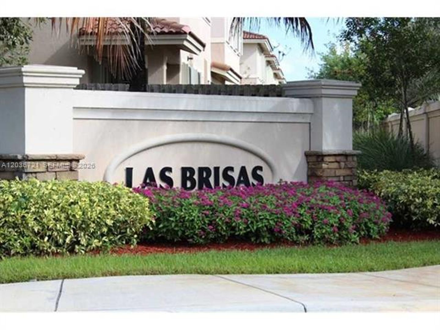Sunrise Townhome: 211 Las Brisas Cr # 211