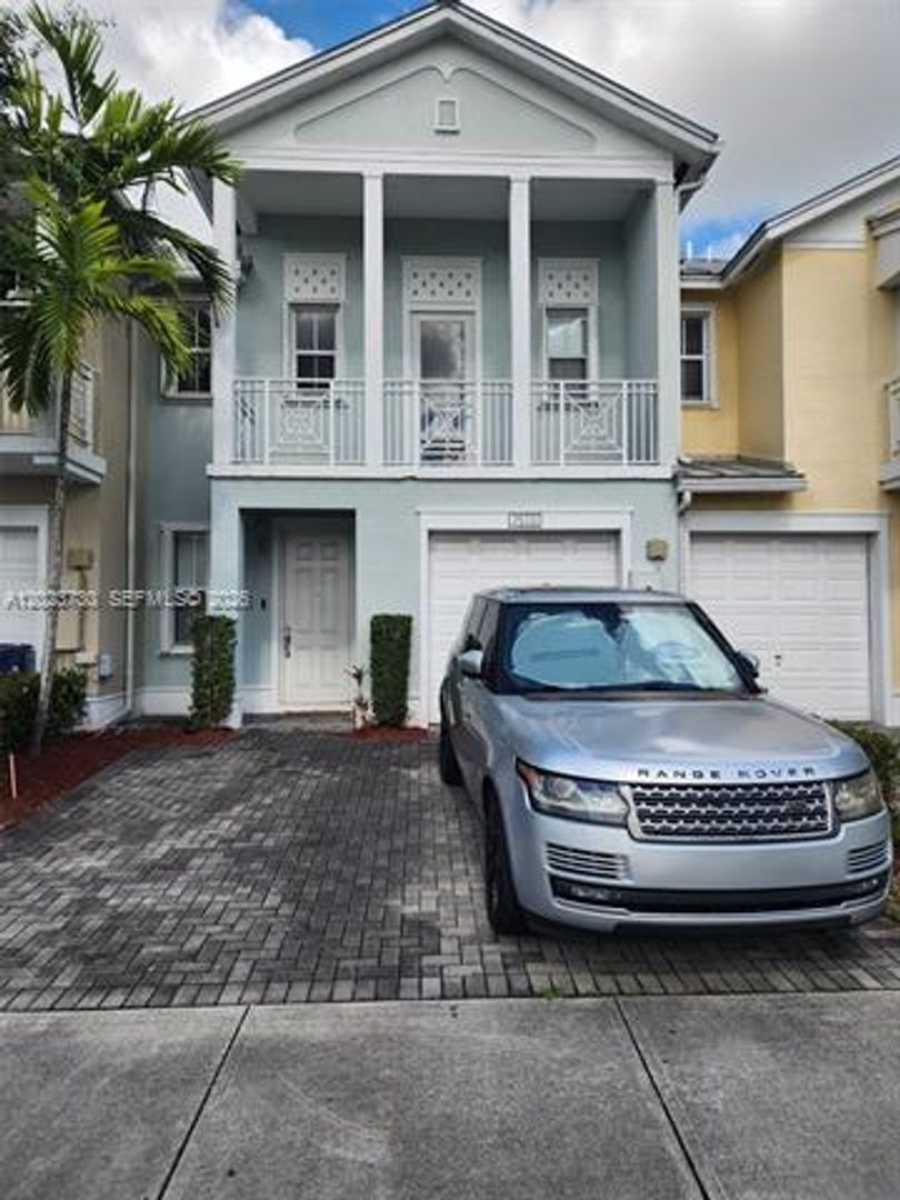 Doral Townhome: 7510 NW 107th Pl