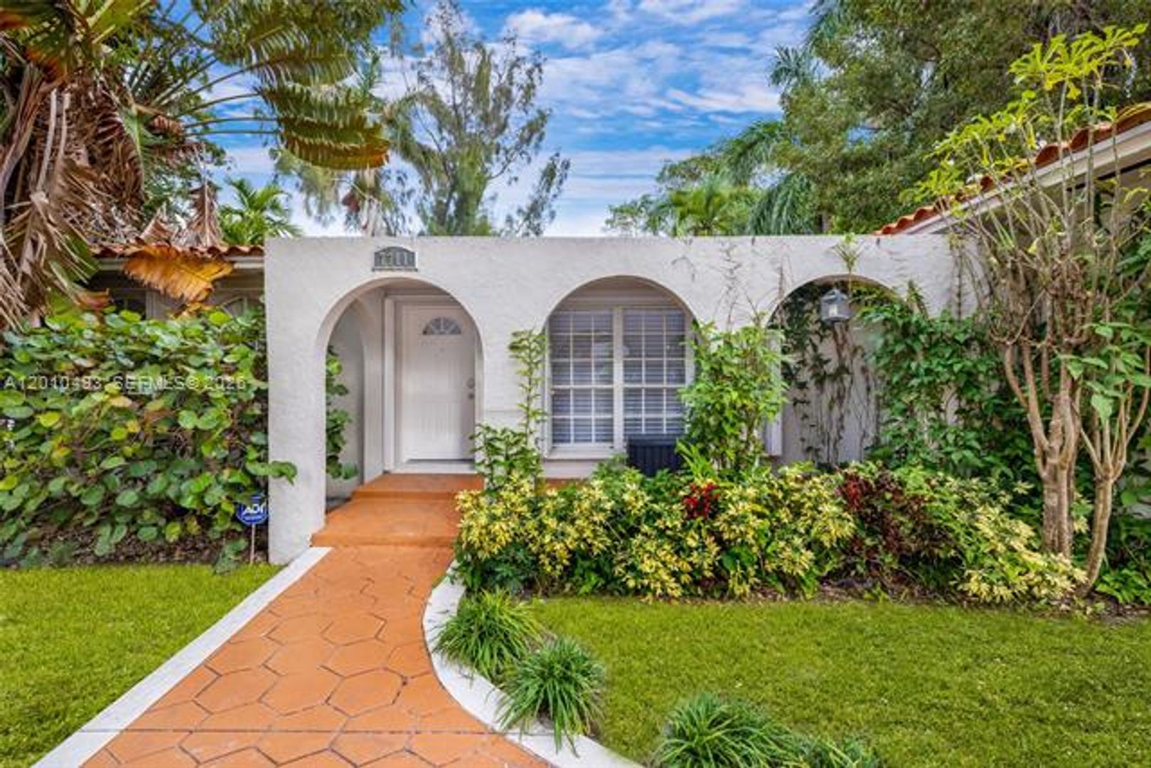 North Bay Village House: 7711 Coquina Dr
