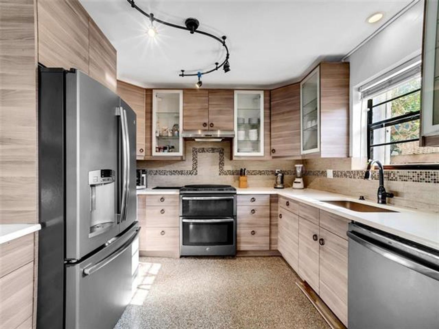 Hollywood House: 1507 Garfield St # 1507