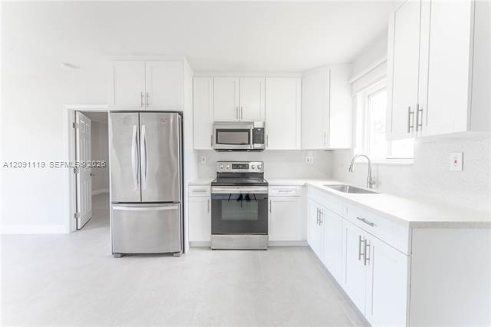 Miami House: 10825 SW 221st St # 10825