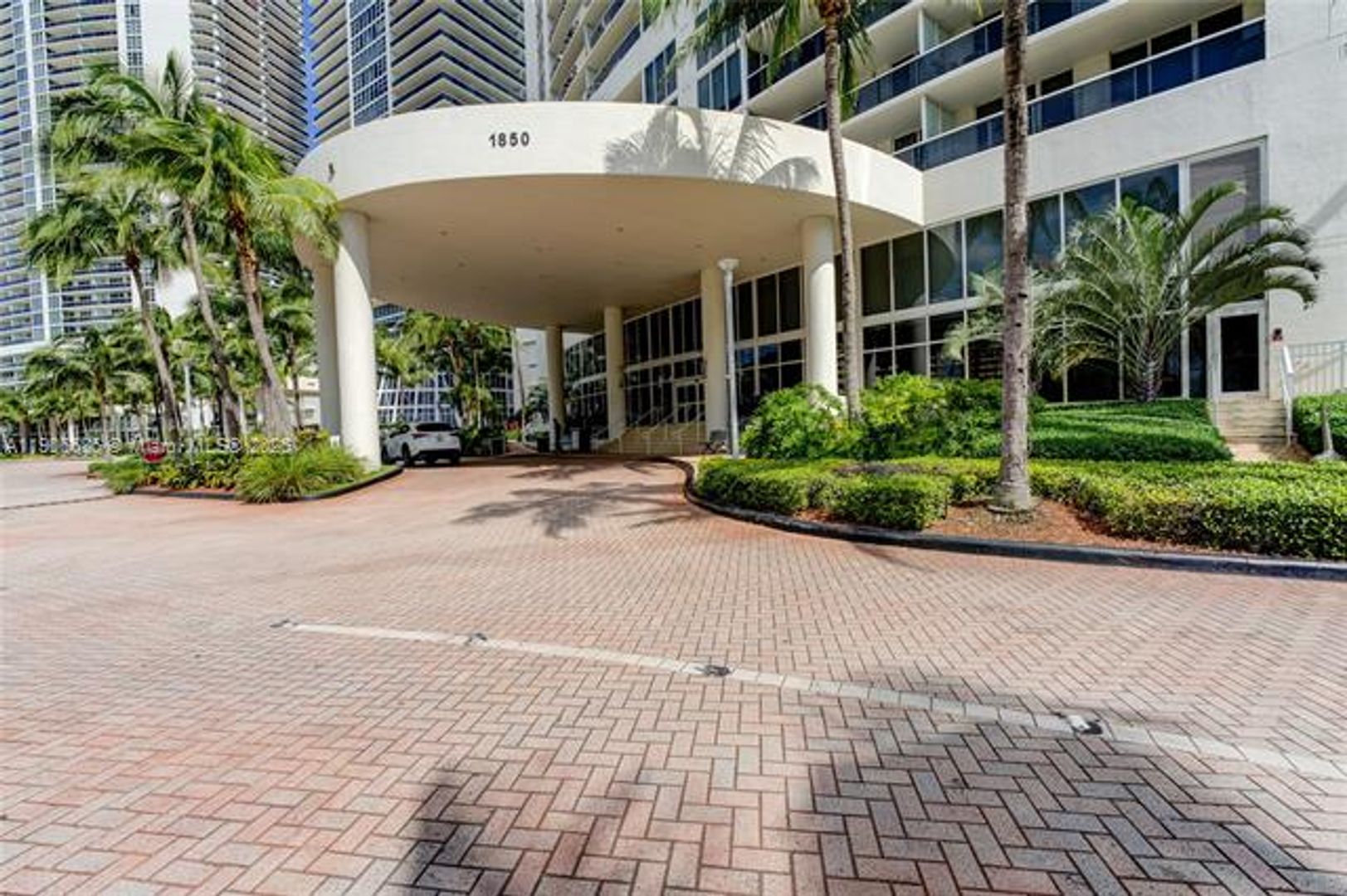 HALLANDALE BEACH Apartment: 1850 S Ocean Dr unit 1607