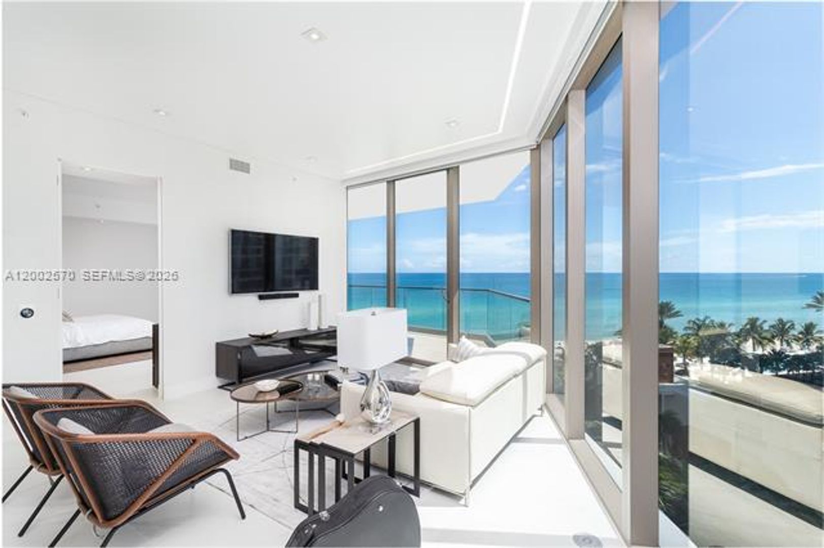 SUNNY ISLES BEACH Apartment: 18975 Collins Ave # 504