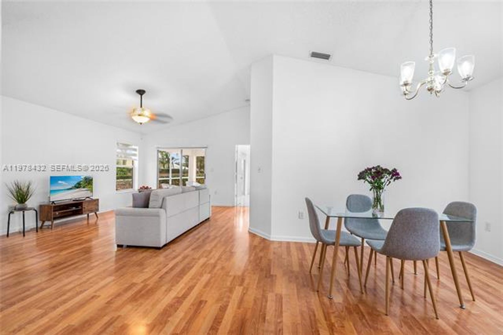 HOMESTEAD House: 2020 SE 5th Pl # 2020