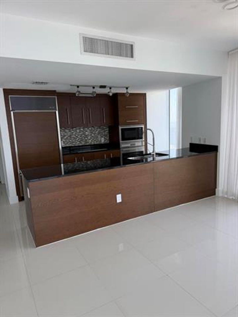 Miami Condo: 475 Brickell Ave cu-4615
