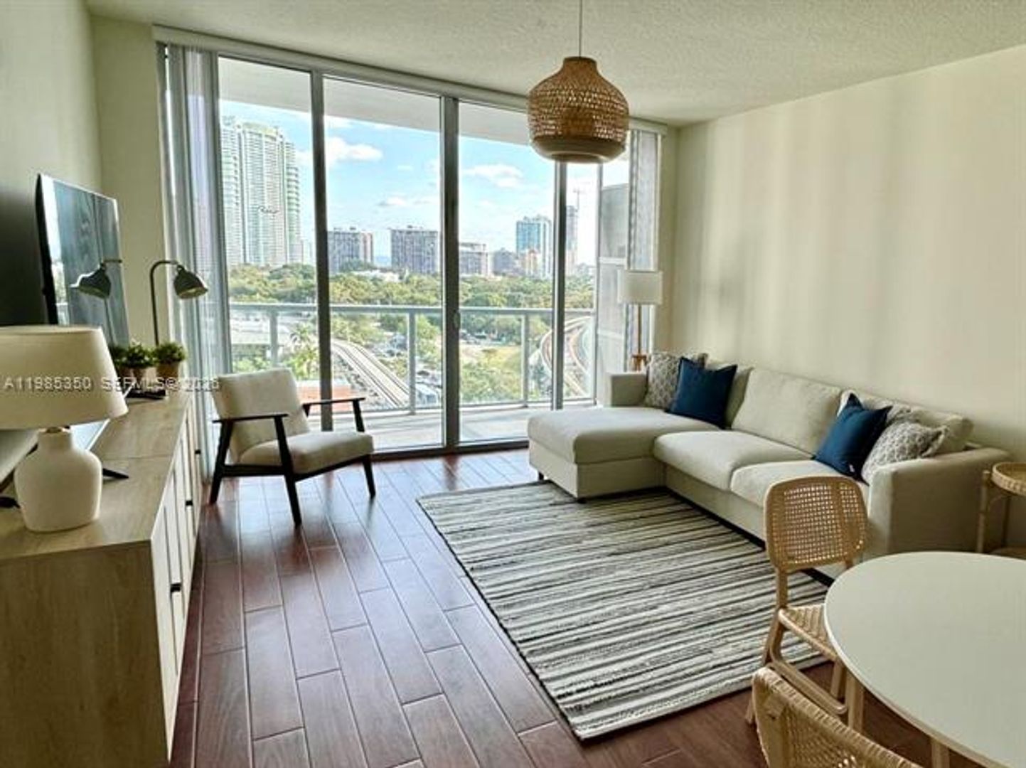 MIAMI Apartment: 79 SW 12th St # 1502-S
