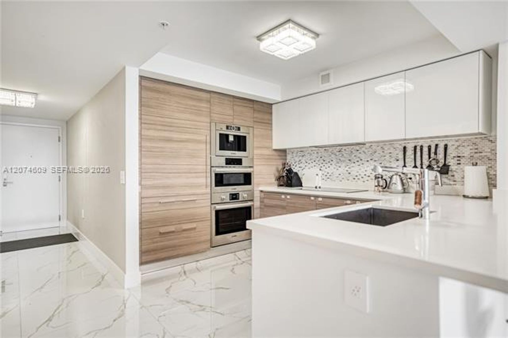 Sunny Isles Beach Condo: 330 Sunny Isles Blvd cu-5-906
