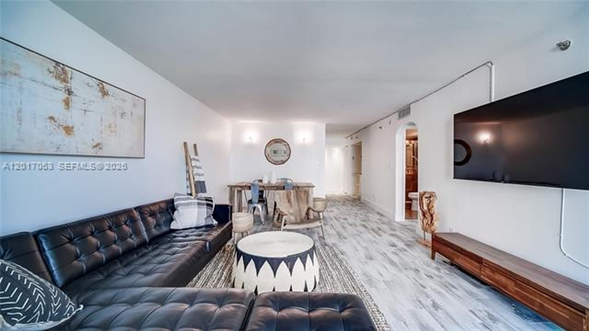 Miami Beach Condo: 2401 Collins Ave # 1410