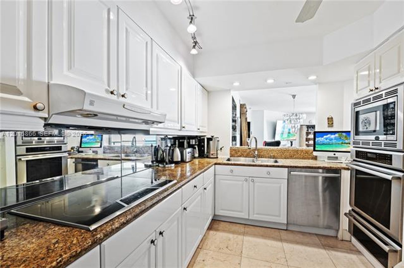 Surfside Condo: 8925 Collins Ave cu-9J