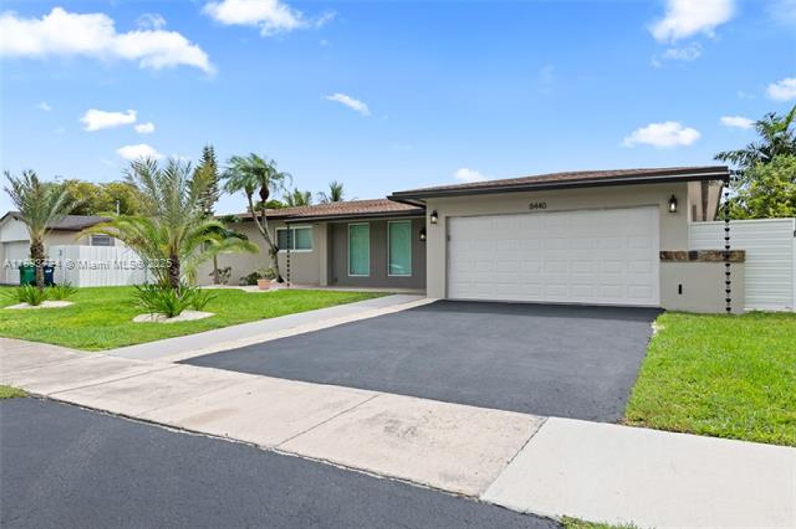 CUTLER BAY House: 8440 SW 201st St #0