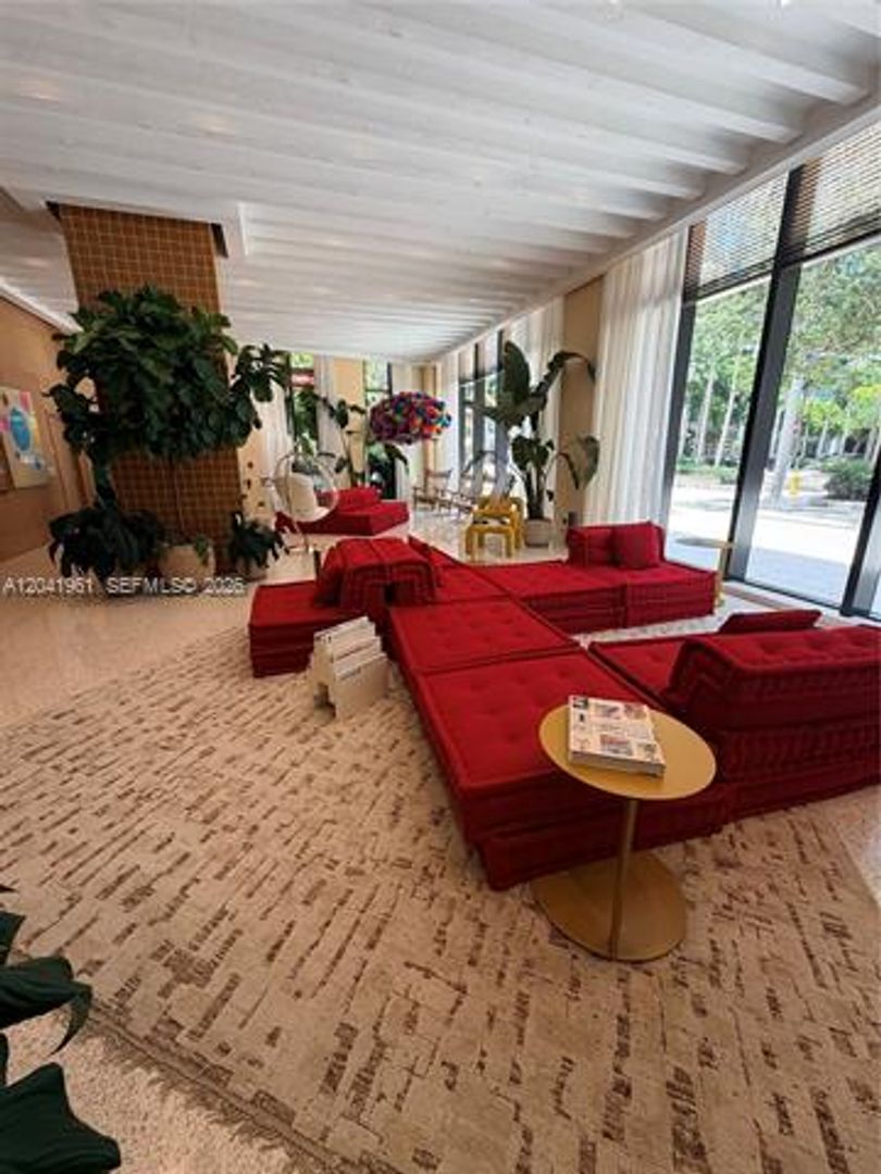 Miami Condo: 90 NE 32nd St cu-702