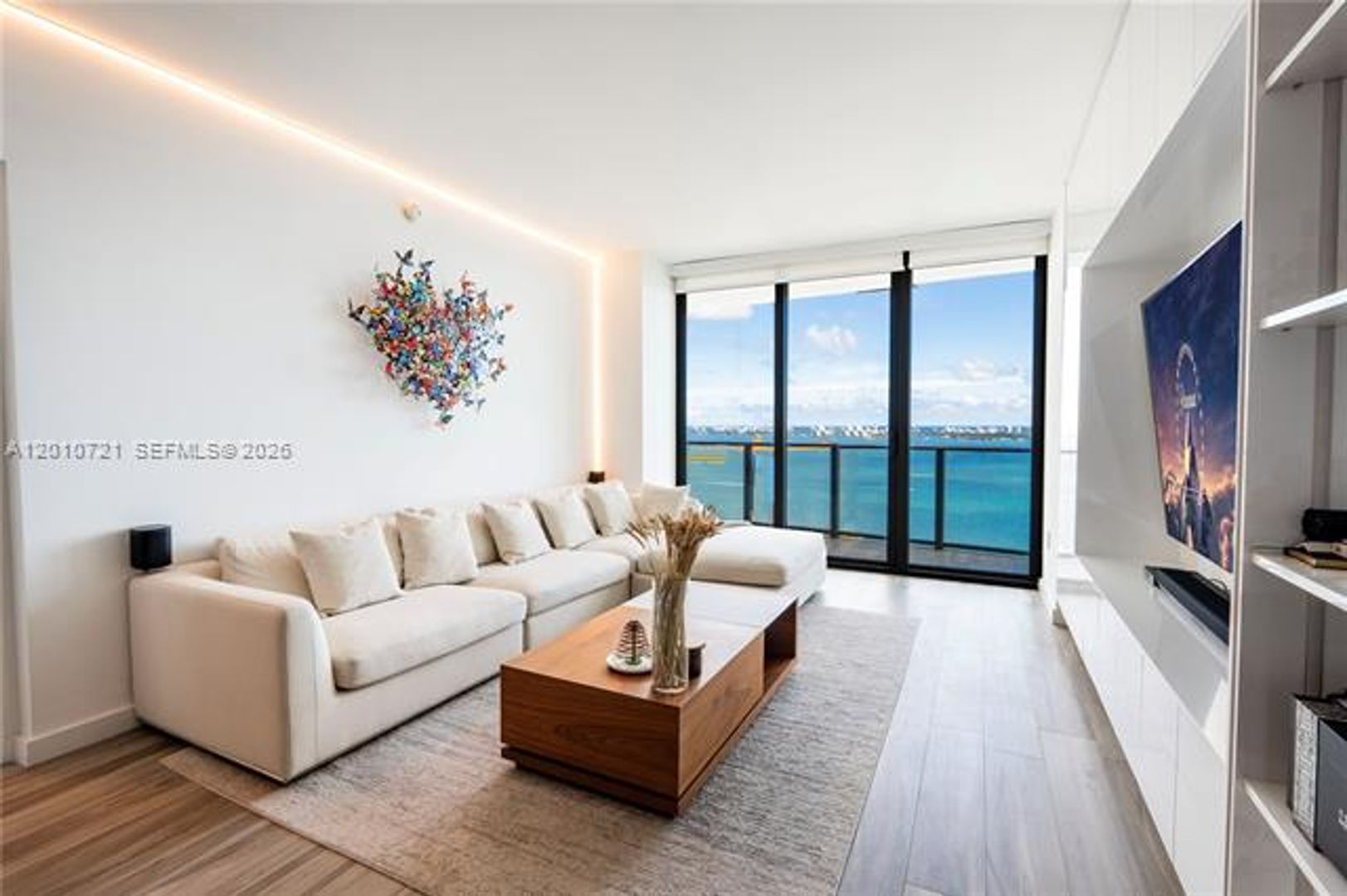 MIAMI Apartment: 460 NE 28th St # 3402