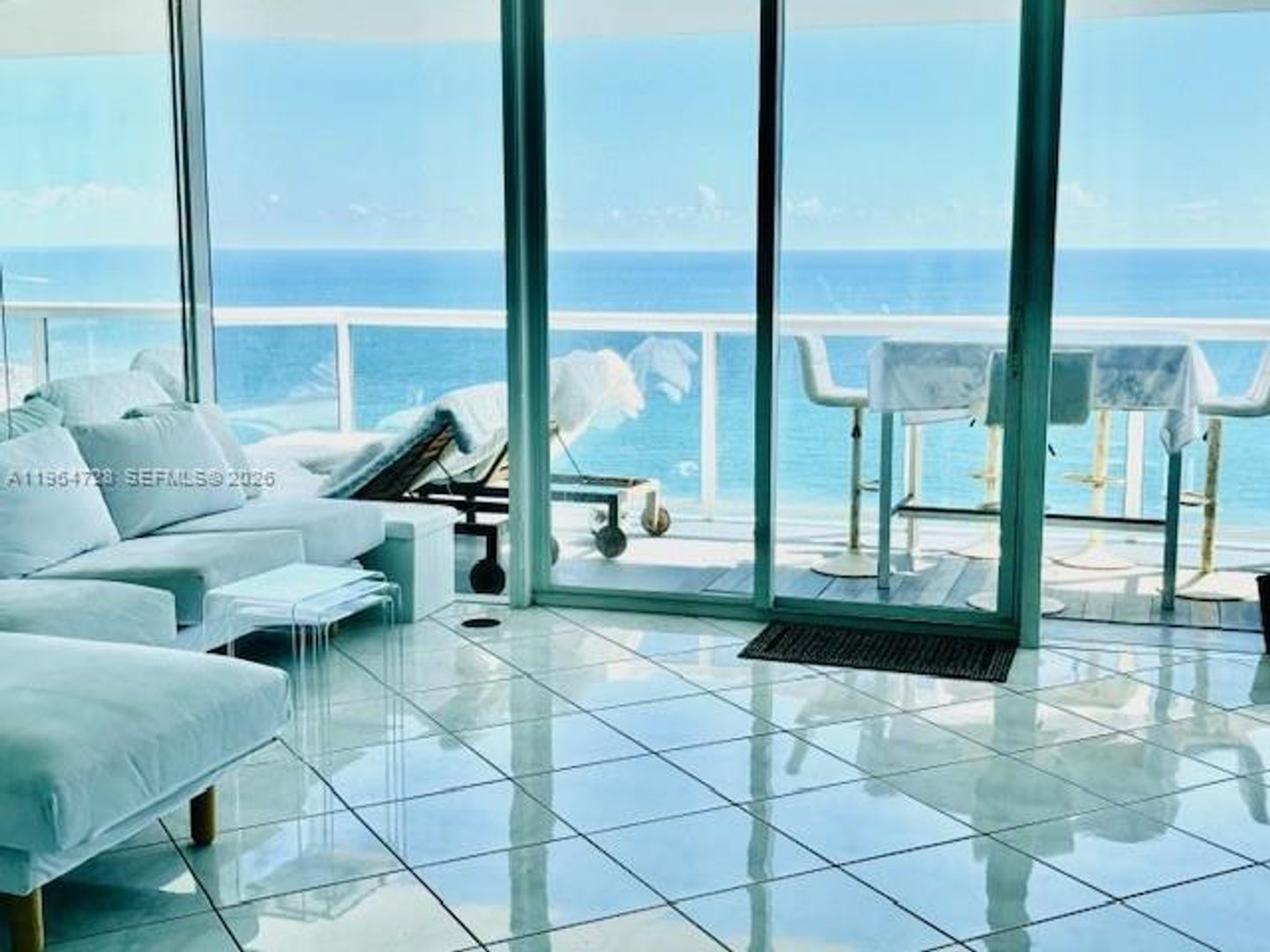 MIAMI BEACH Apartment: 6301 Collins Ave appt 2802