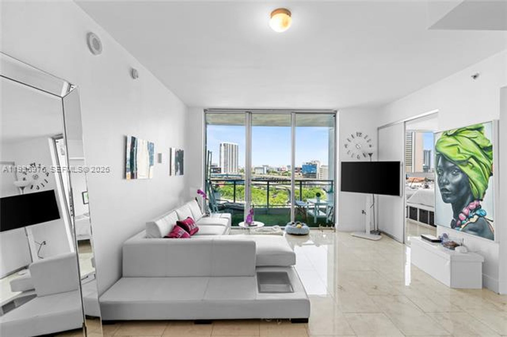 MIAMI Apartment: 90 SW 3rd St # 1209