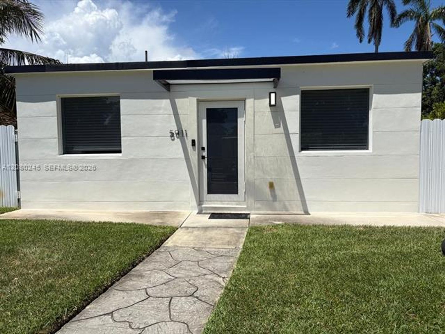 South Miami House: 5911 SW 62nd Ter # 5911