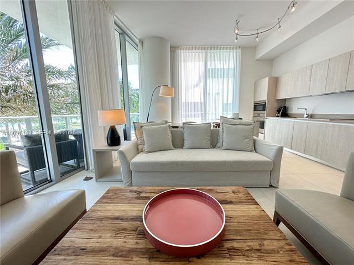 HOLLYWOOD Apartment: 4111 S Ocean Dr unit 205