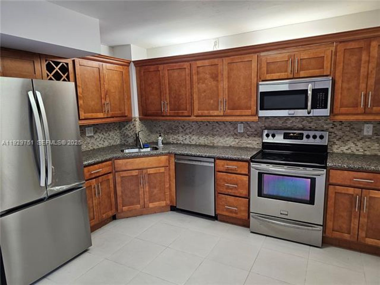MIAMI House: 10142 SW 77th Ct TH 10142