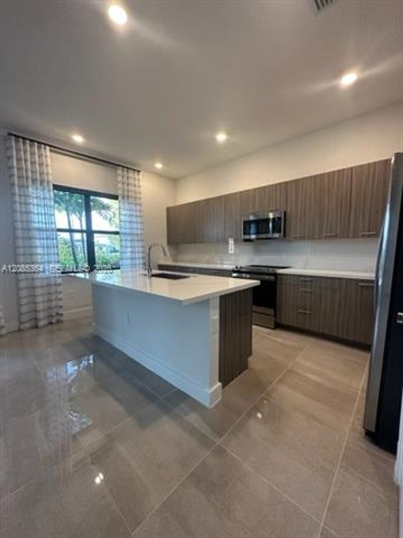 Miramar House: 17521 SW 43rd St # 0