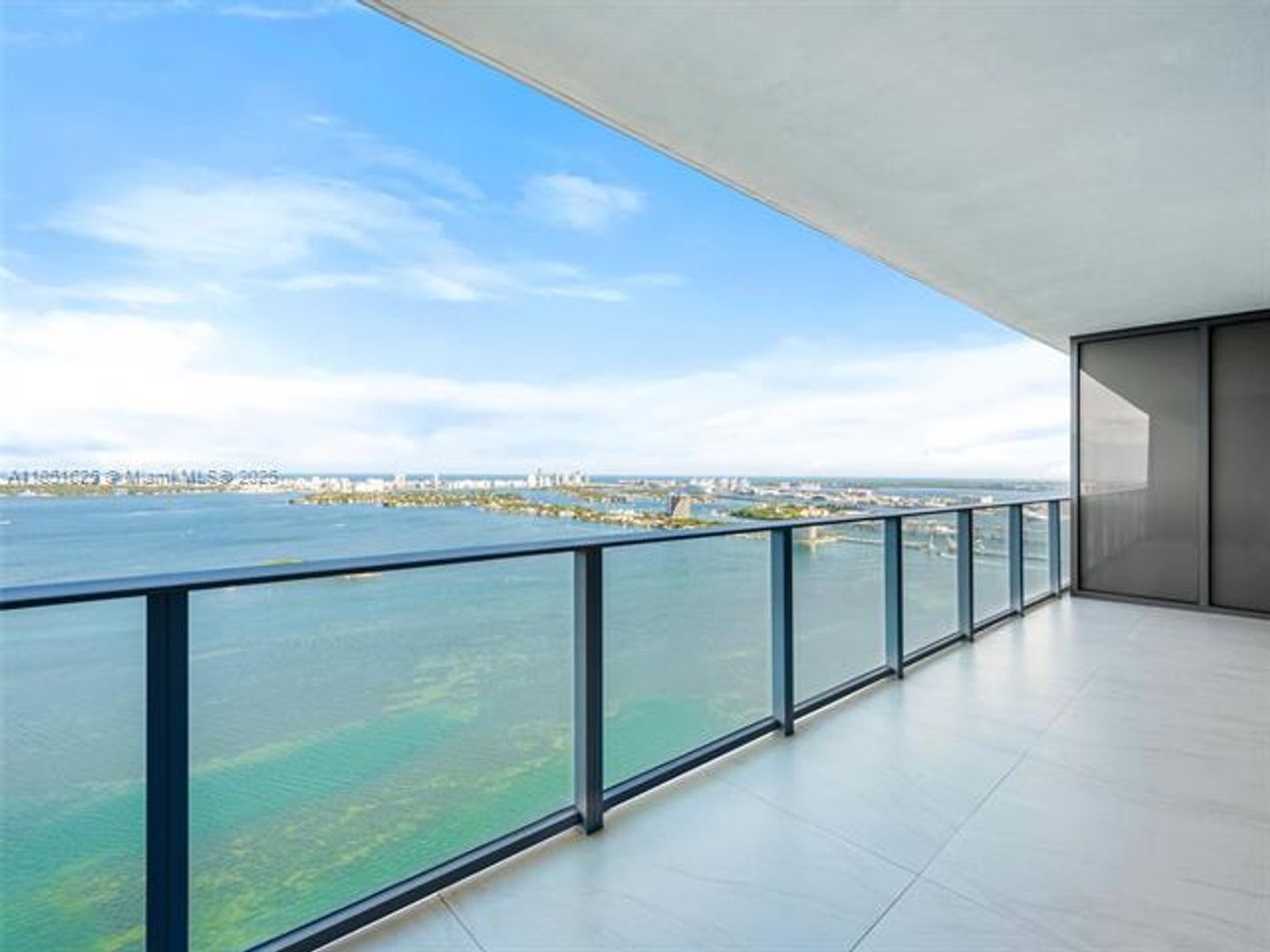 MIAMI Apartment: 700 NE 24th St unit 4305