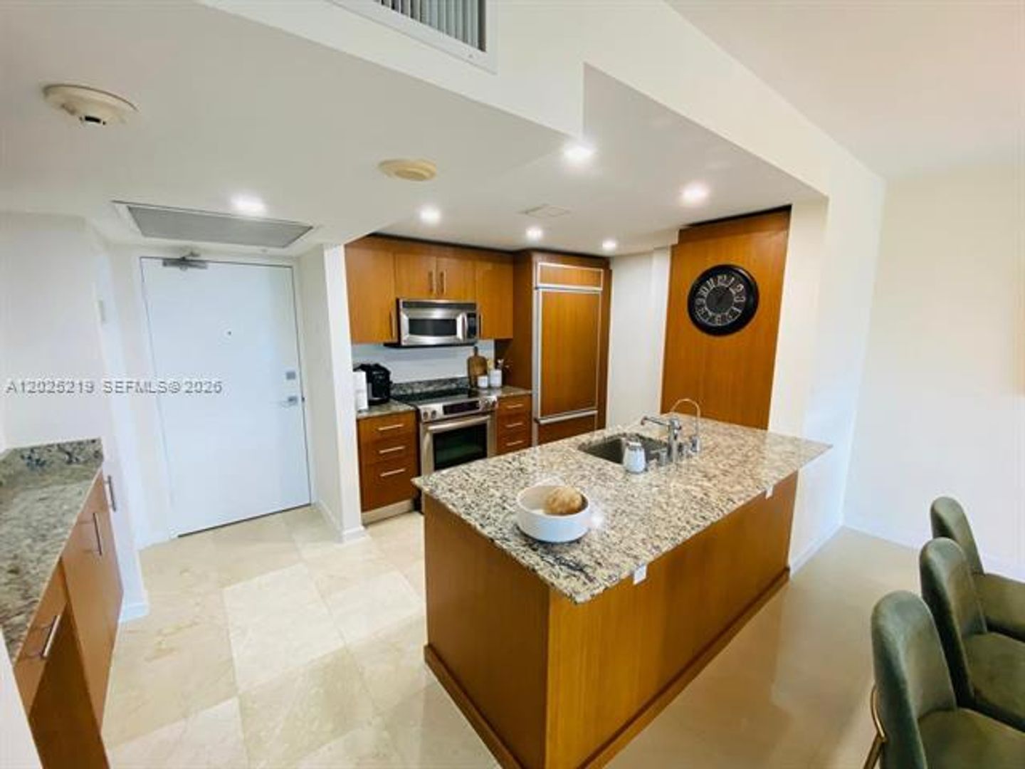 Bal Harbour Apartment: 10275 E Collins Ave # 324