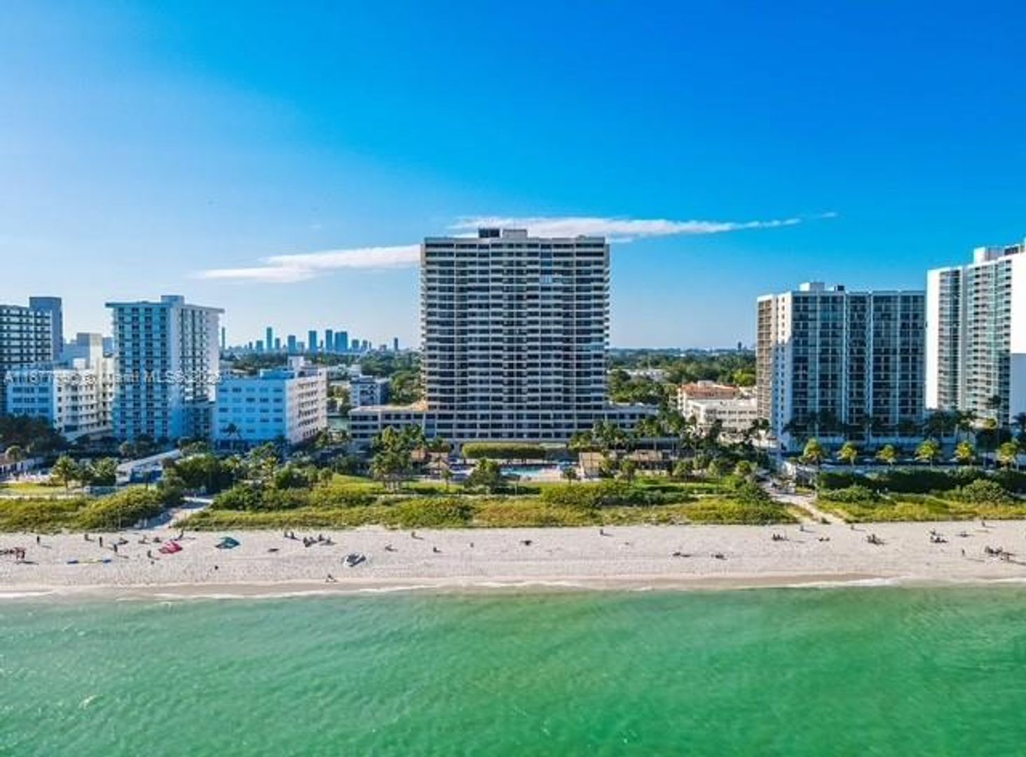 MIAMI BEACH Apartment: 2555 Collins Ave appt 2200