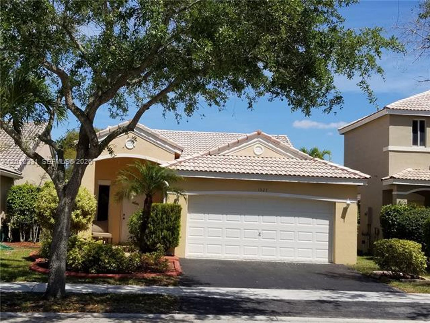 Weston House: 1527 Palermo Dr