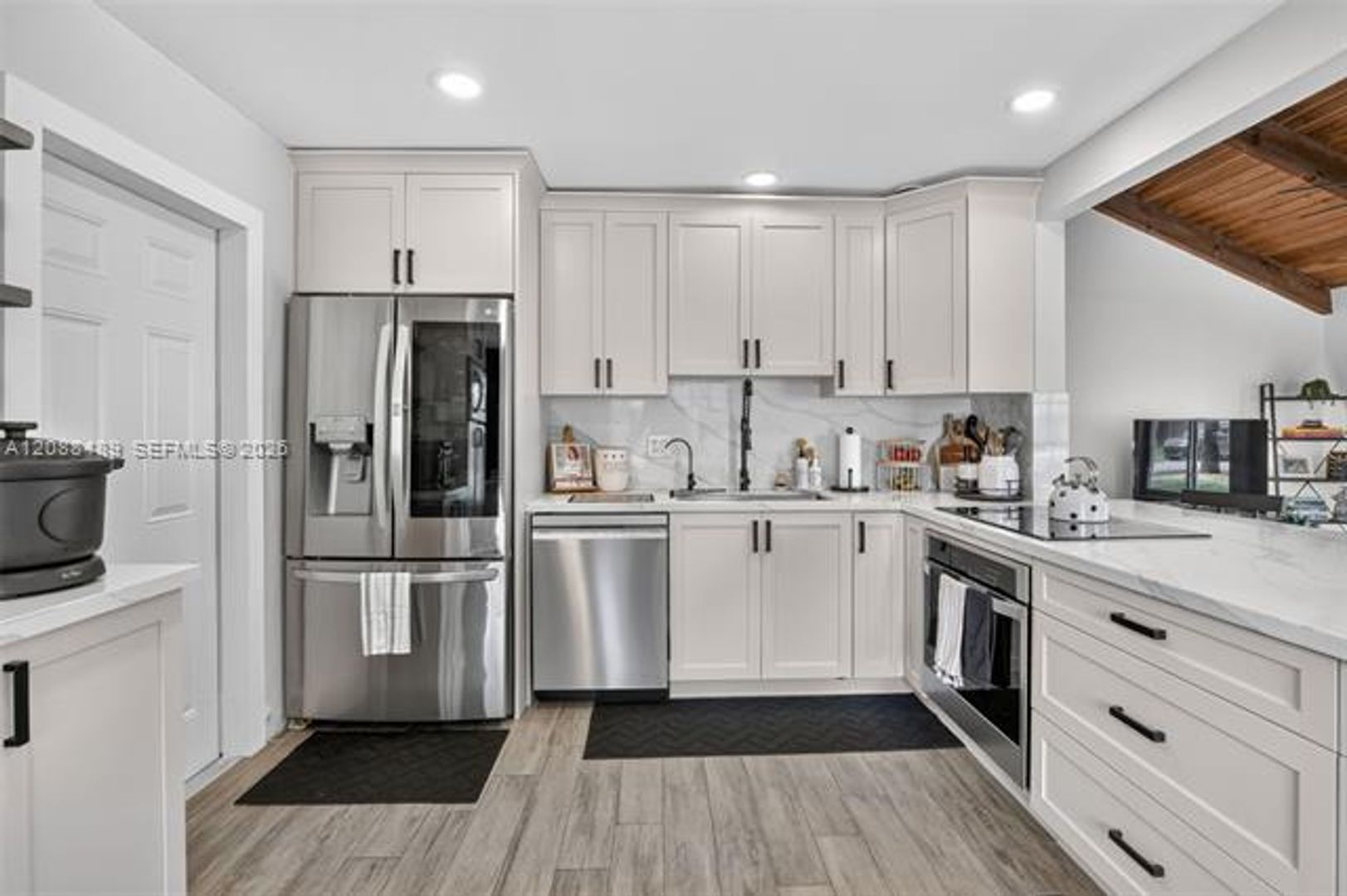 Davie House: 3665 W Forge Rd # 3665
