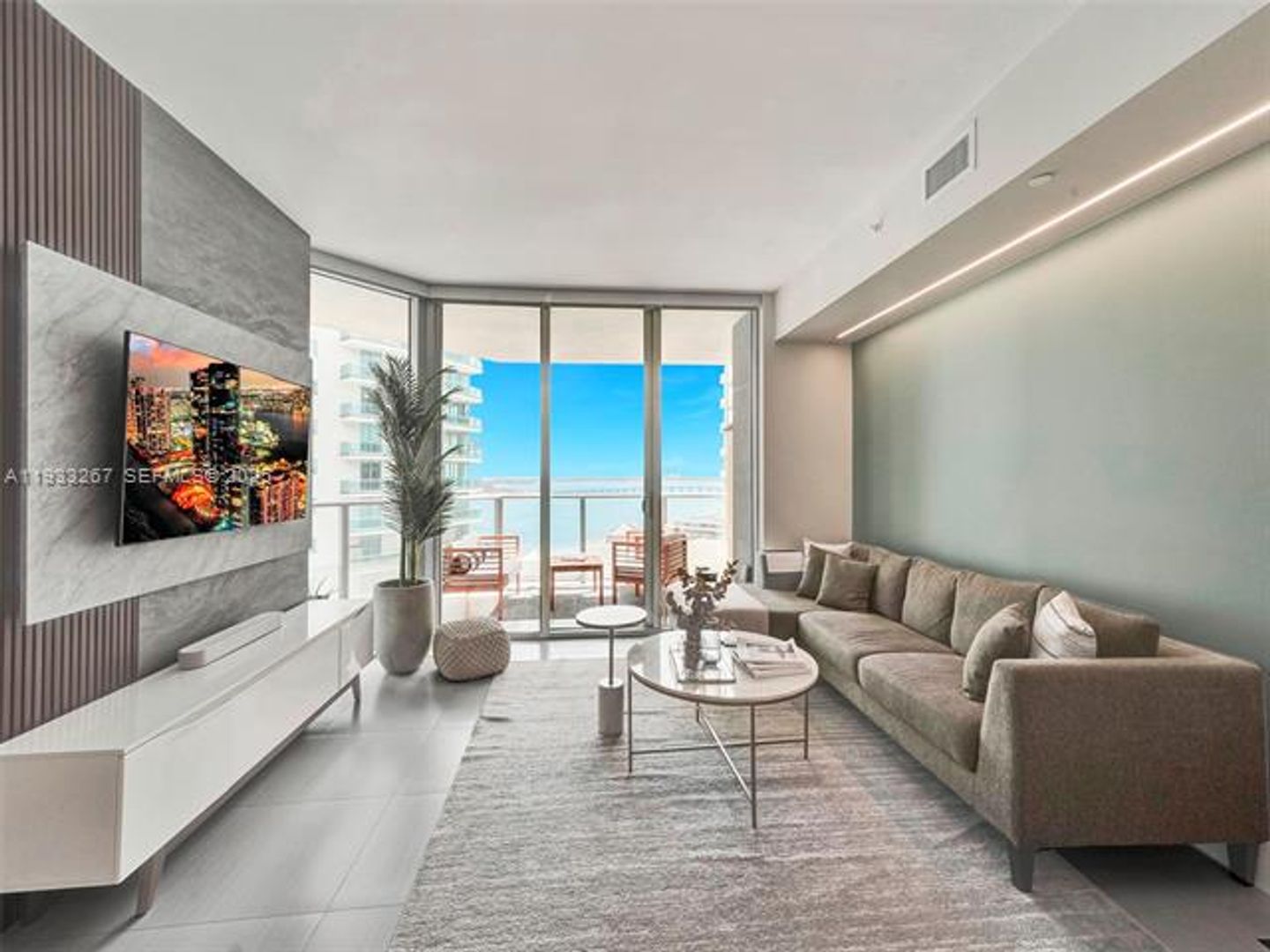 MIAMI Apartment: 1300 Brickell Bay Dr unit 2109