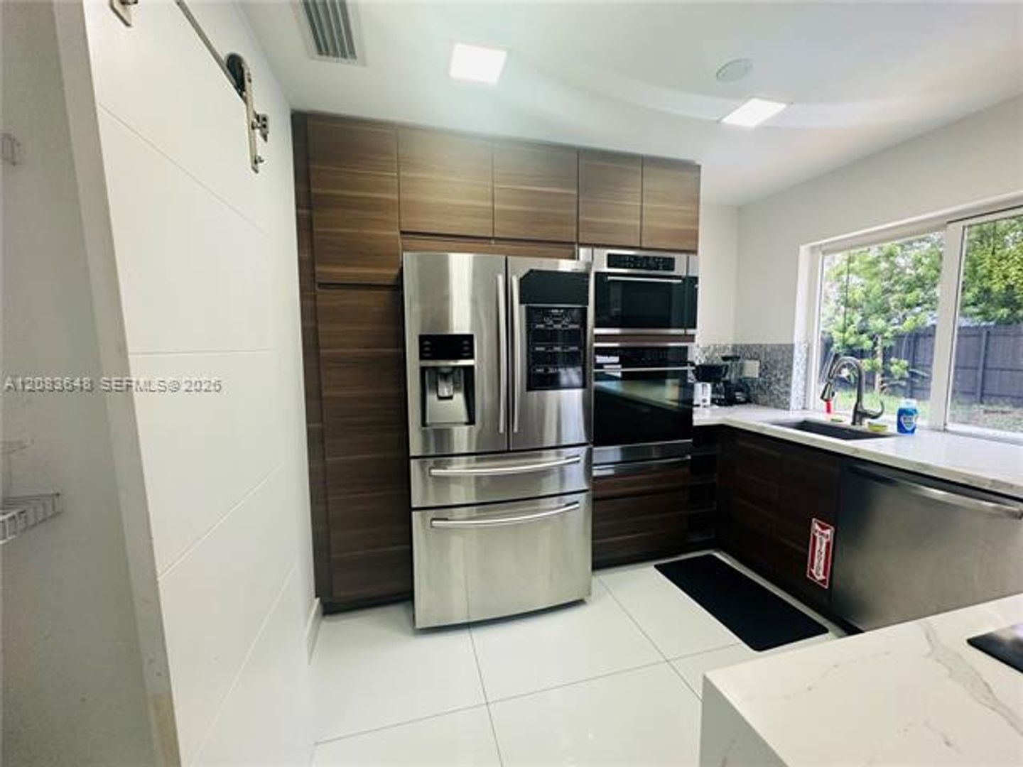 Miami House: 851 NE 205th St # 851