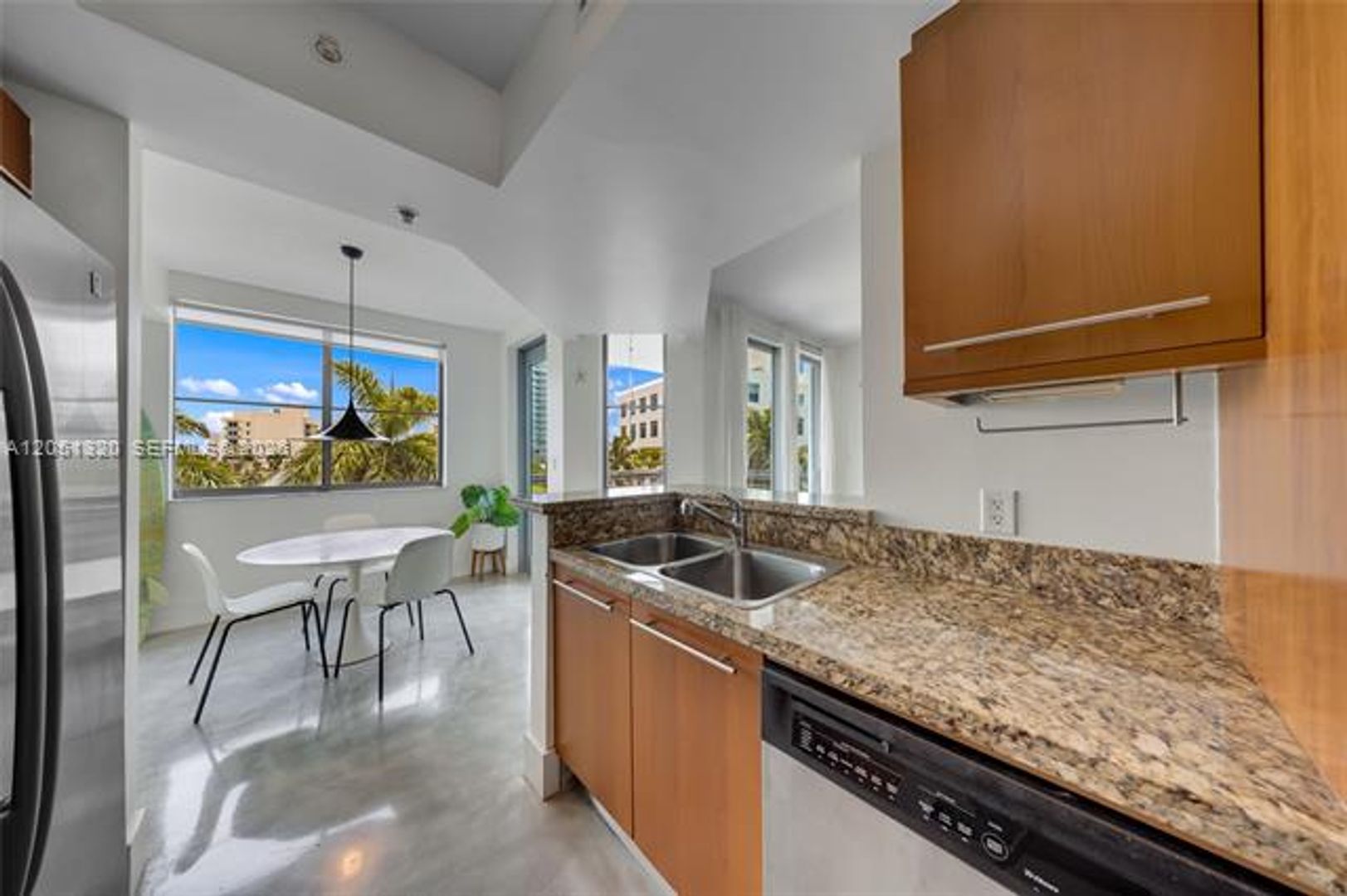 Miami Beach Condo: 110 Washington Ave cu-2505