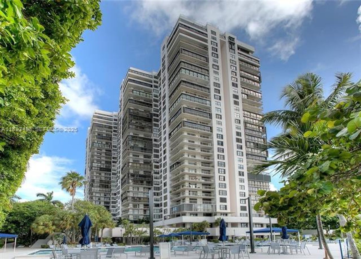MIAMI Apartment: 2333 Brickell Ave unit 1115