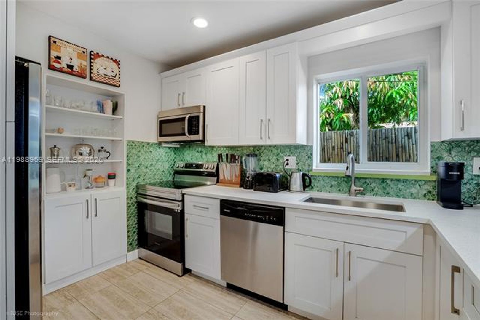 Hallandale Beach House: 113 SW 2nd St # 113