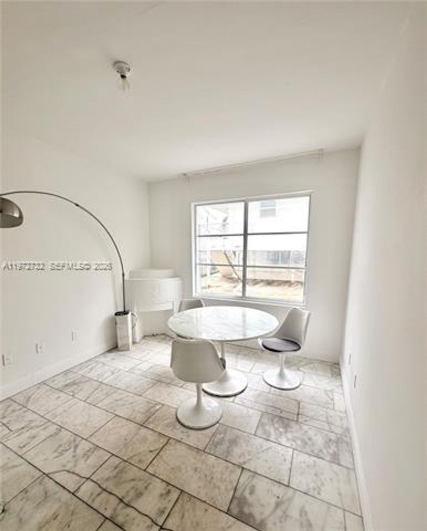 MIAMI BEACH Apartment: 922 Jefferson Ave # 6