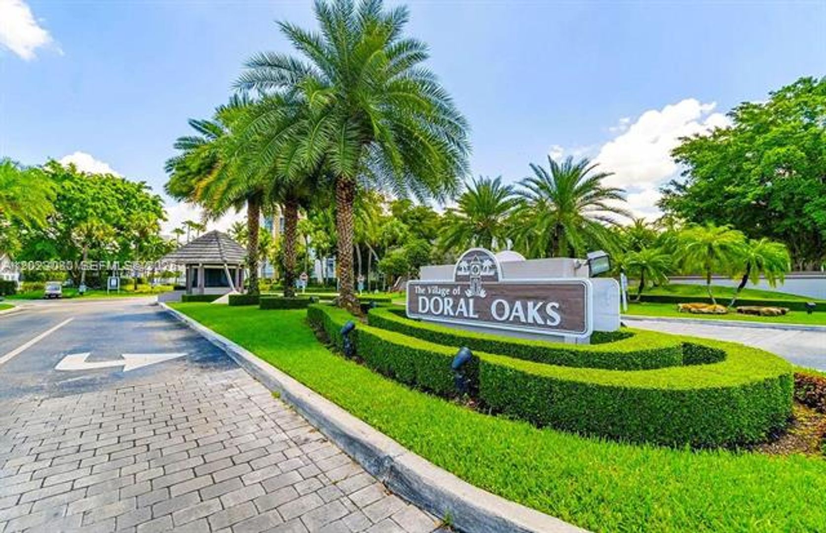 Doral Apartment: 9725 NW 52nd St # 211