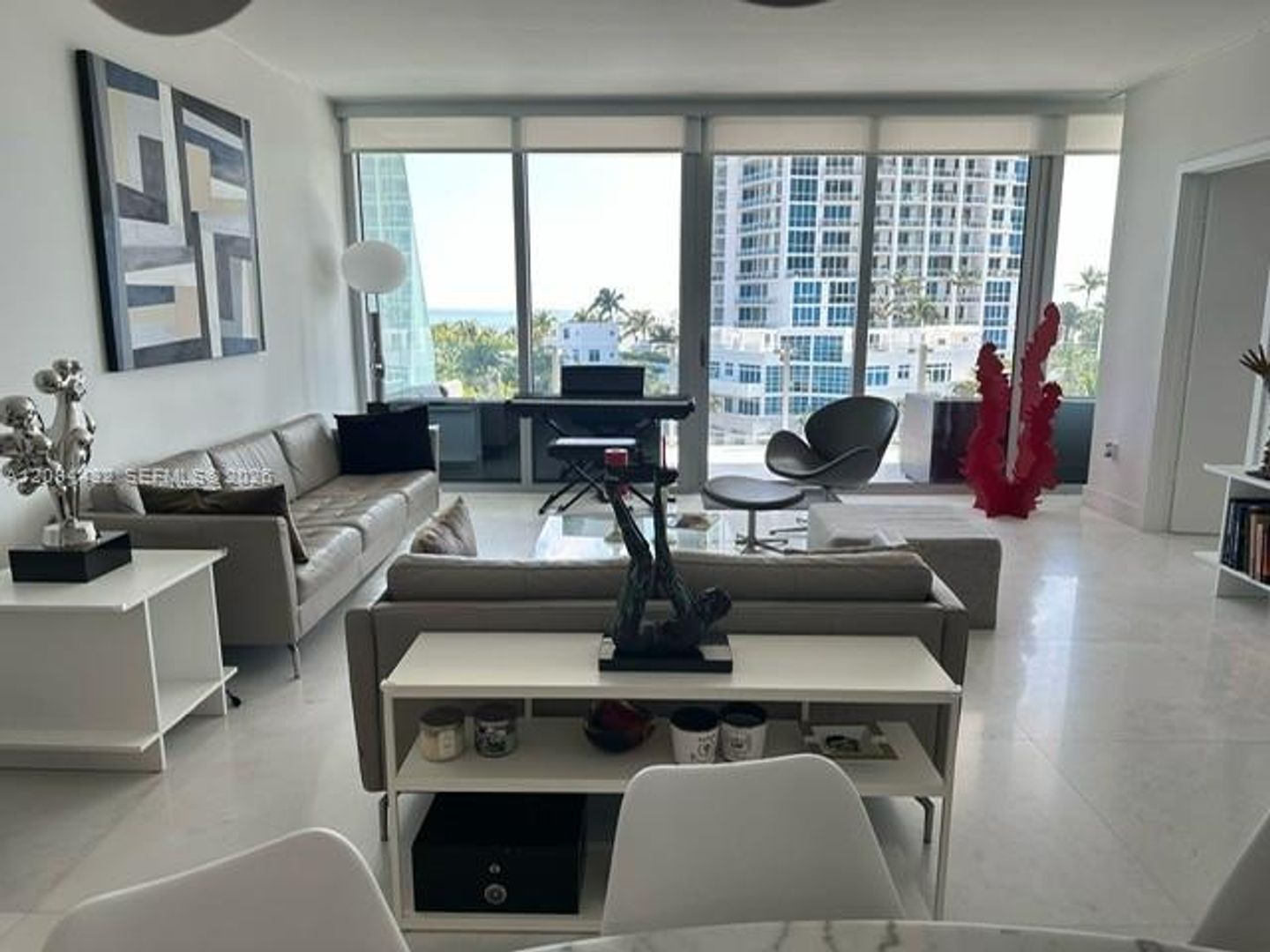Miami Beach Condo: 1 Collins Ave cu-602