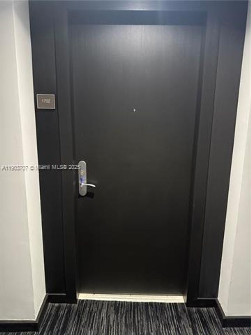 HALLANDALE BEACH Apartment: 1850 S Ocean Dr unit 1702