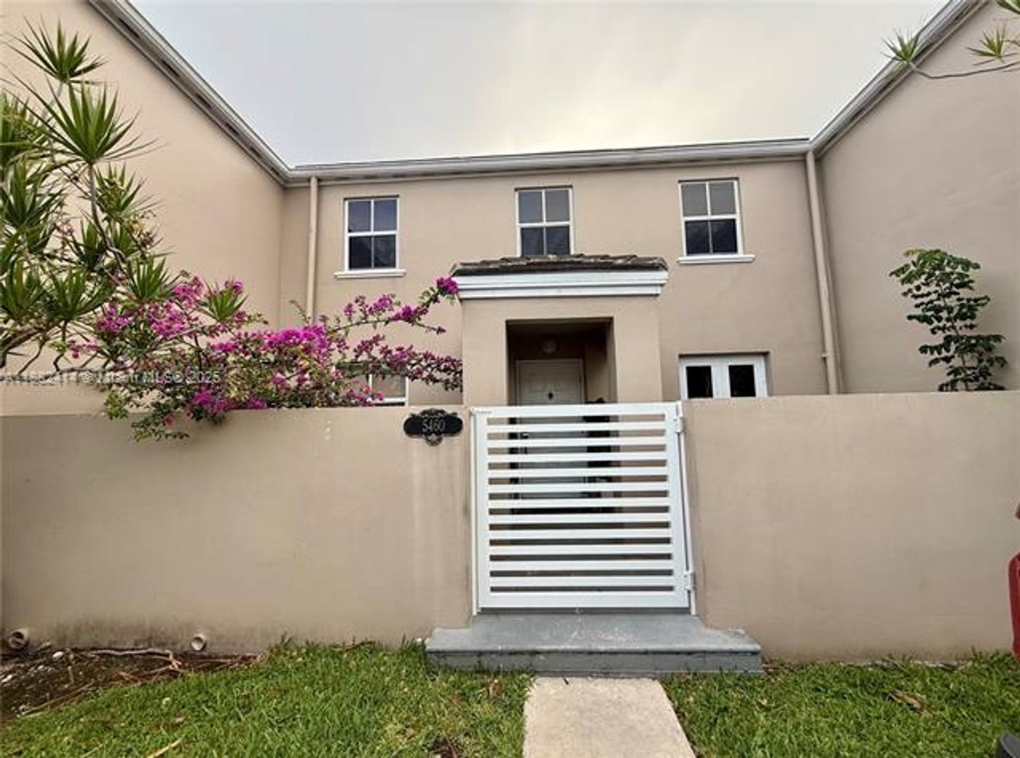 MIAMI Townhome: 5460 SW 70th Pl N TH 5460