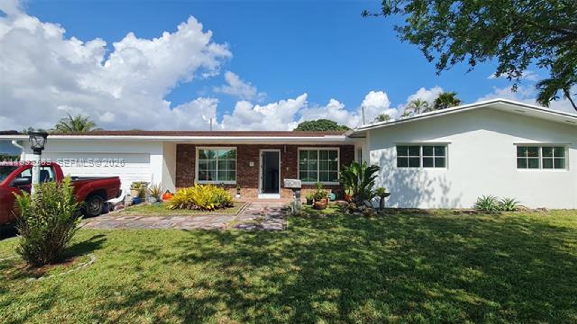 SOUTH MIAMI House: 6130 SW 64th Ave # 6130