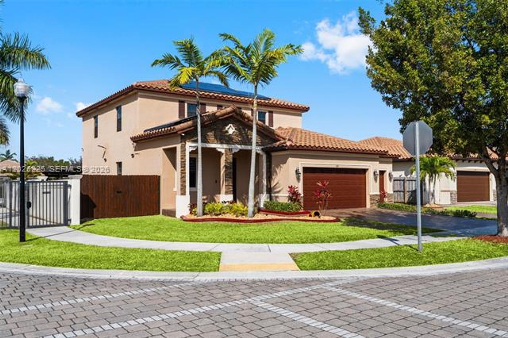 Homestead House: 160 SE 23rd Ter
