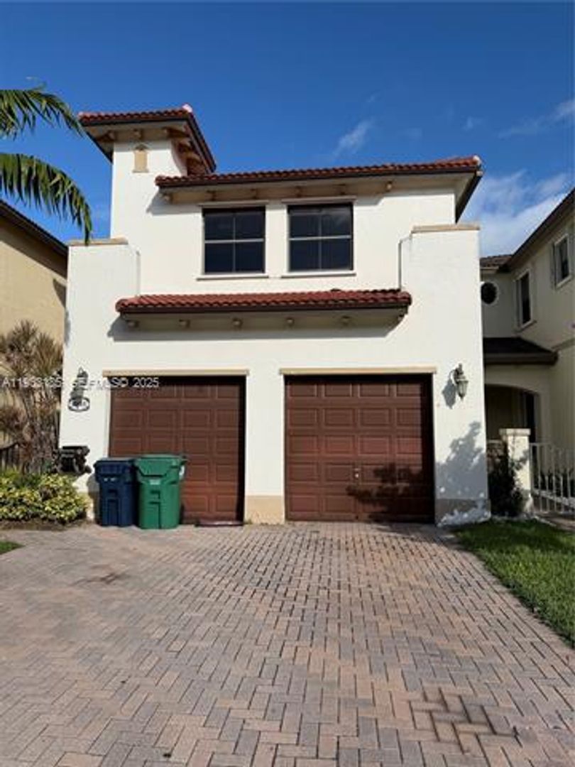 CUTLER BAY House: 8935 SW 228th Ln #0